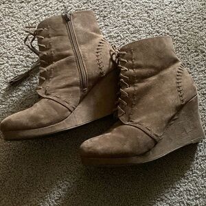 Report brown suede wedges